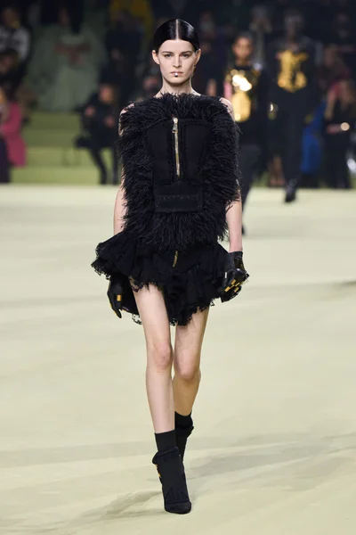 Look 69